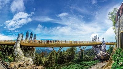 Golden Bridge, Ba Na Hills, Da Nang (Vietnam)